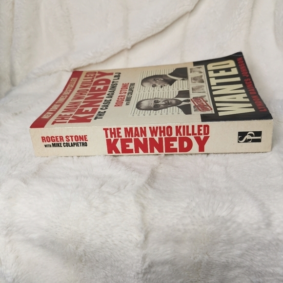 🔥3/$15 The Man Who Killed Kennedy Paperback by Roger Stone with Mike Colapietro - Picture 3 of 4